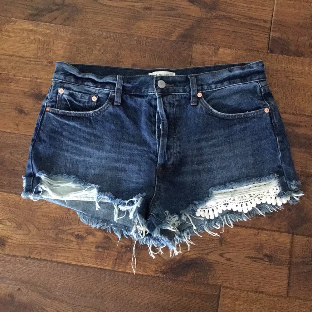 Free People hire rise jean shorts size 31